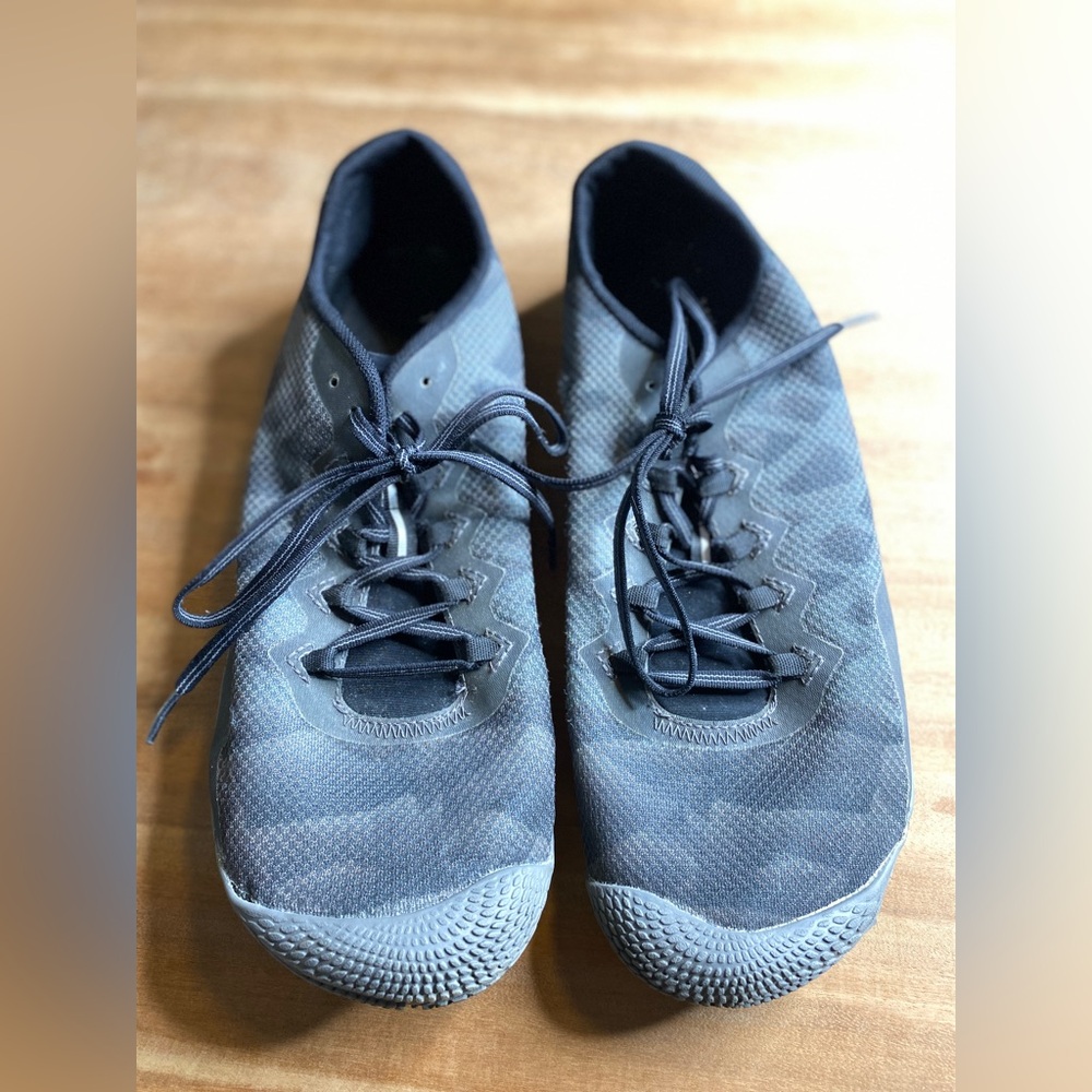 Merrell Barefoot performance footwear- Black & Grey Men’s size 11- Vibram soles